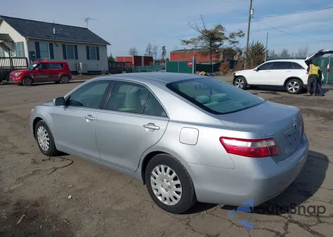 2007 Toyota Camry Le z USA, uszkodzony, nr VIN 4T1BE46K27U037303